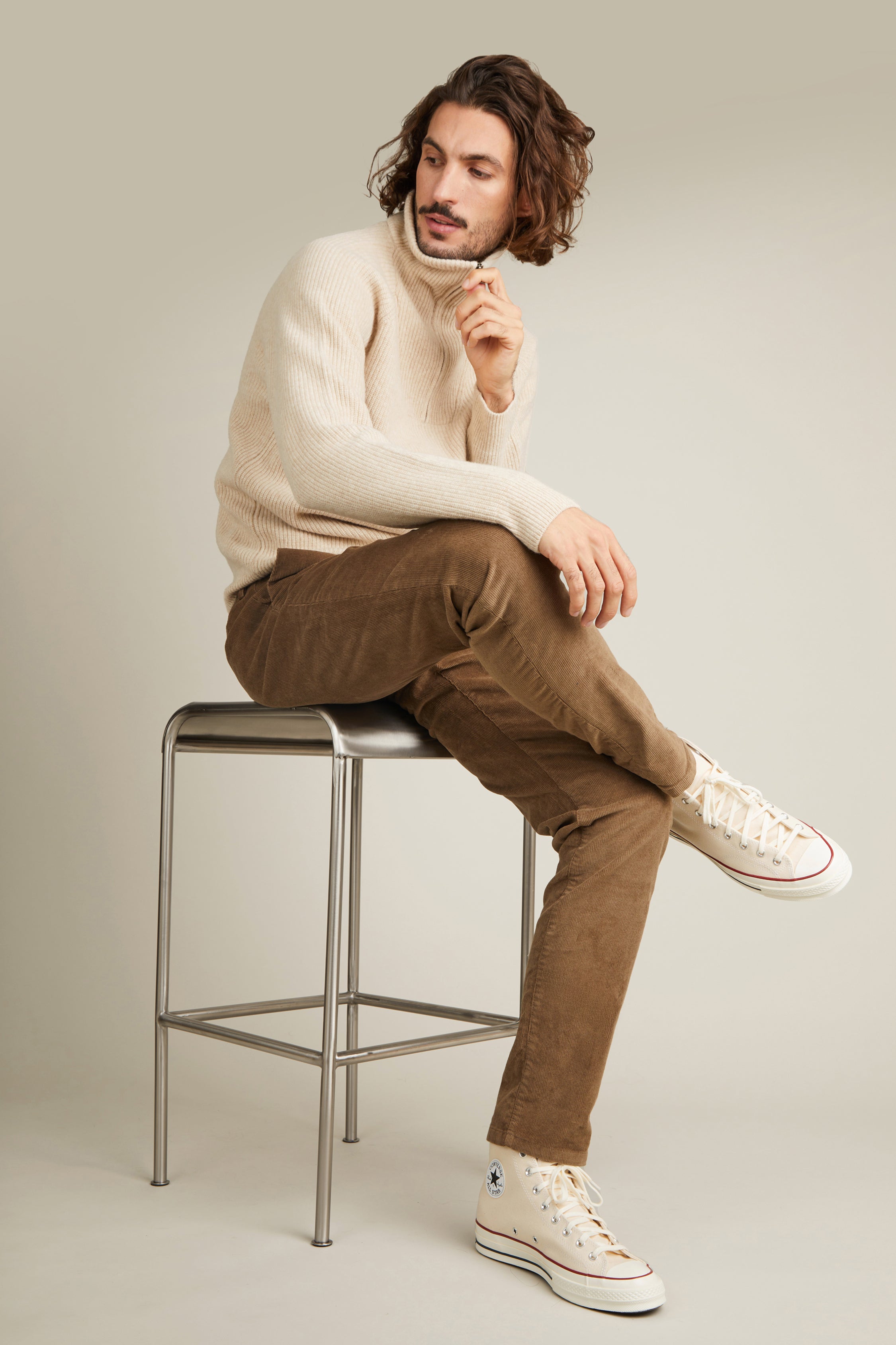 Snuff-colored corderoy chinos