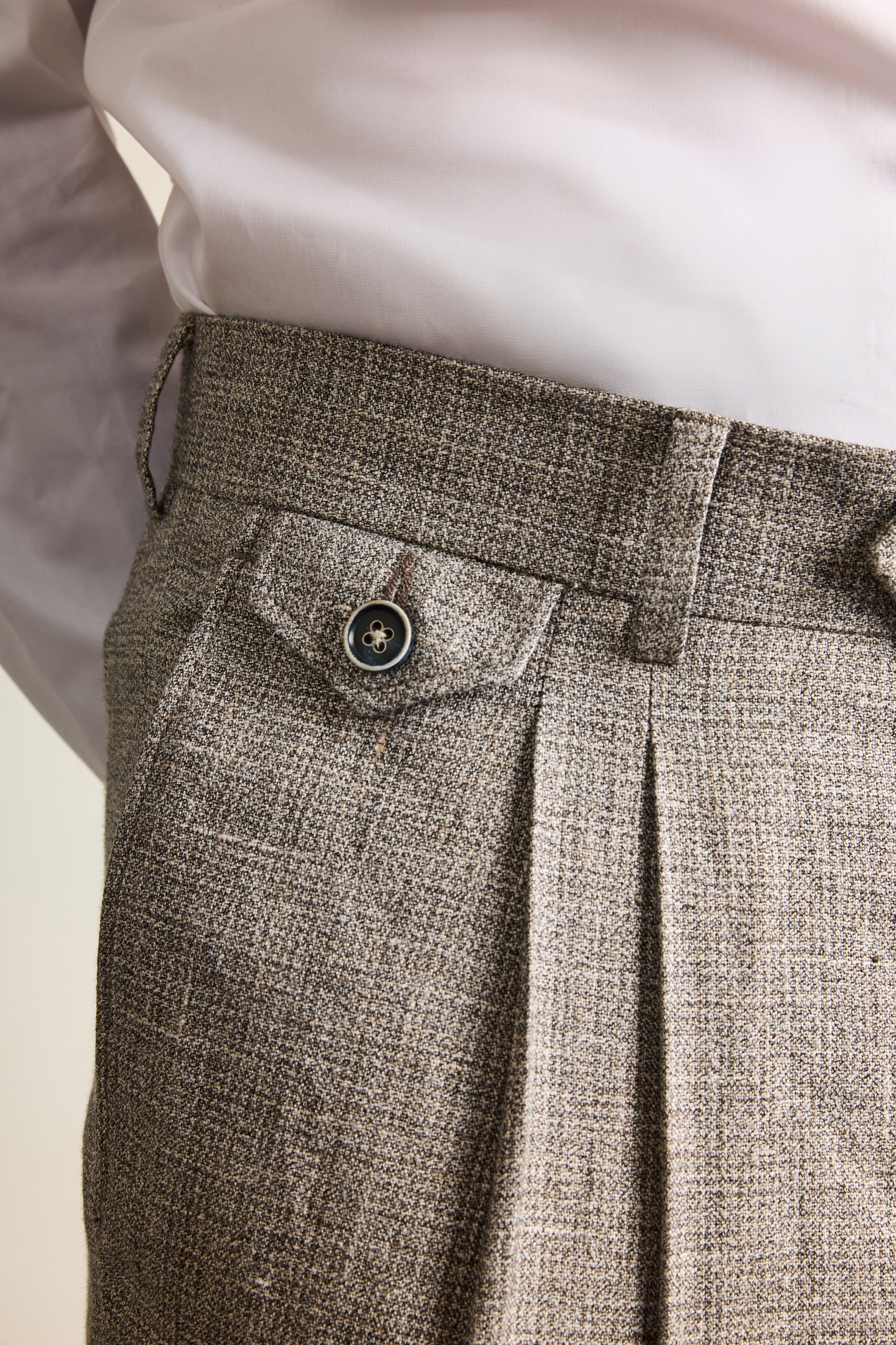 Lightweight houndstooth double-pleated trousers