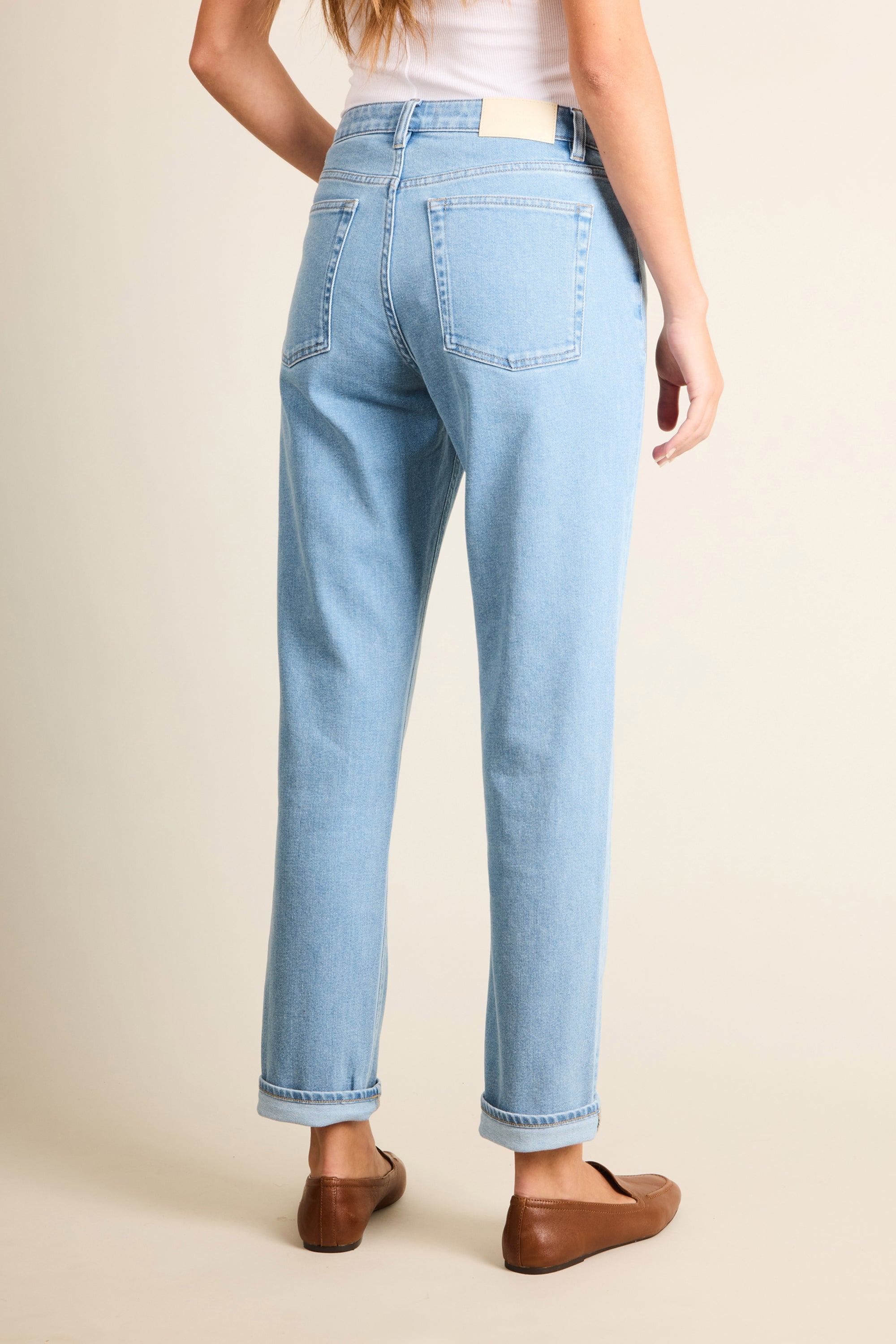 Jean girlfriend bleached