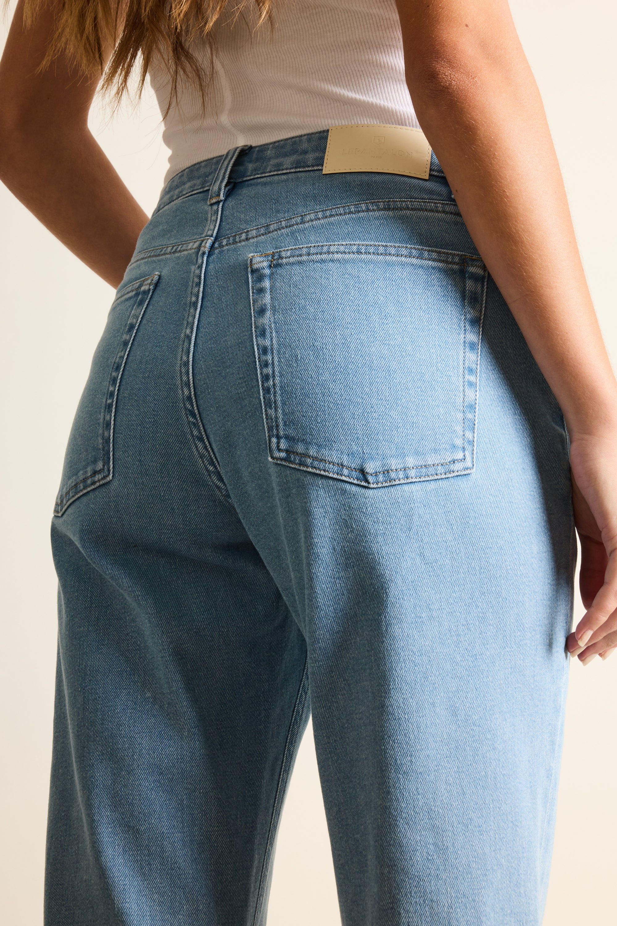 Jean girlfriend bleached
