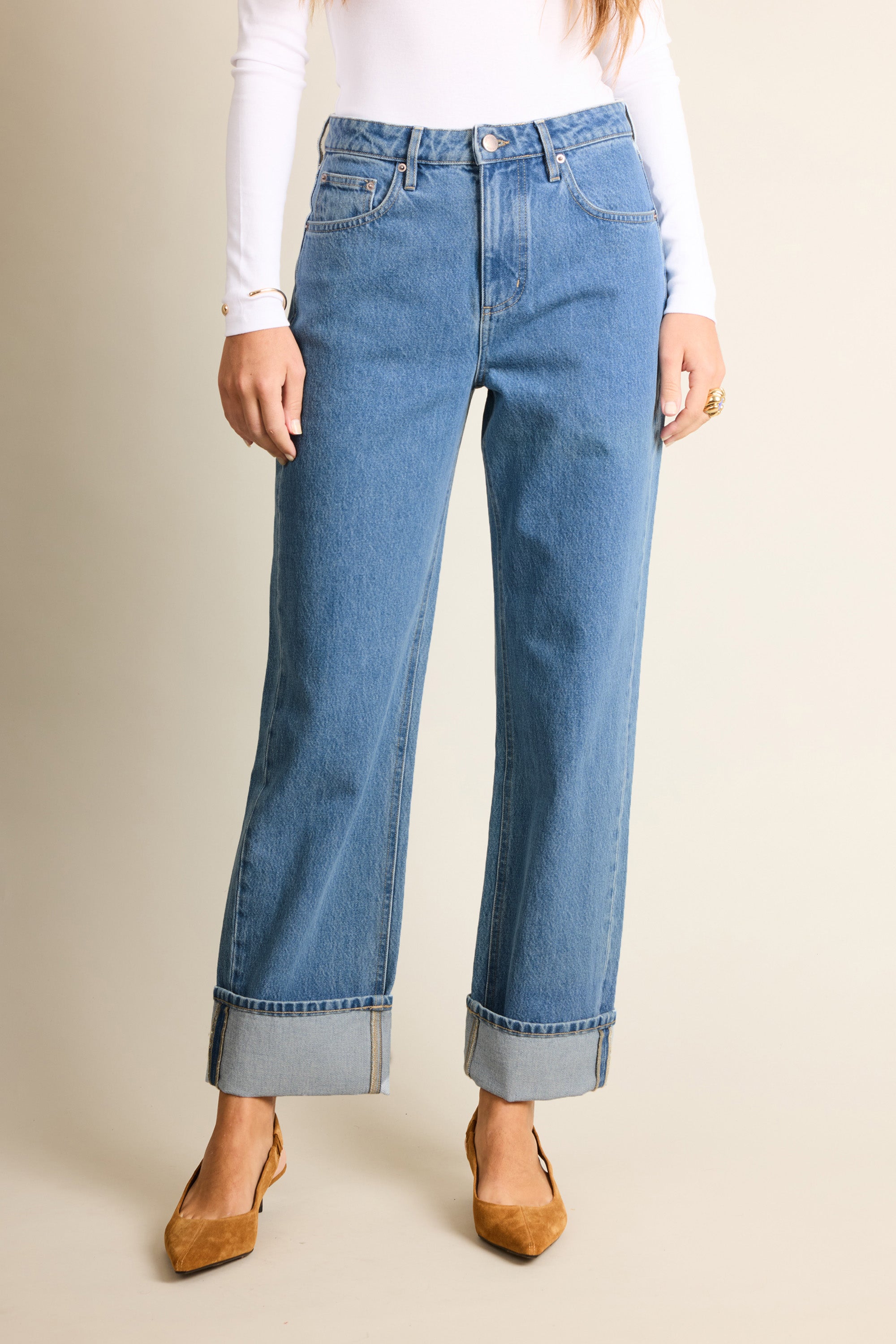 middle blue boyfriend Jeans