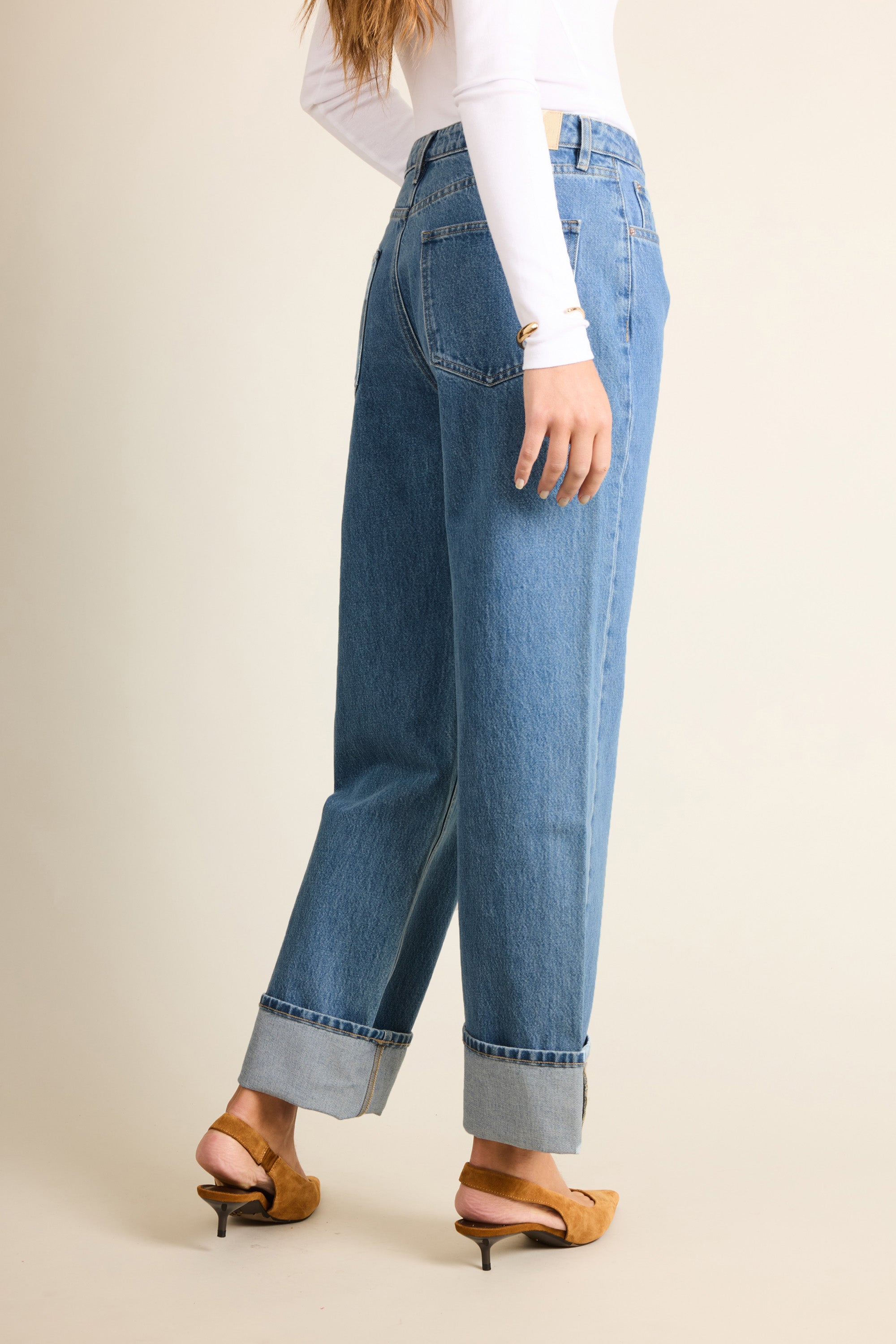 middle blue boyfriend Jeans
