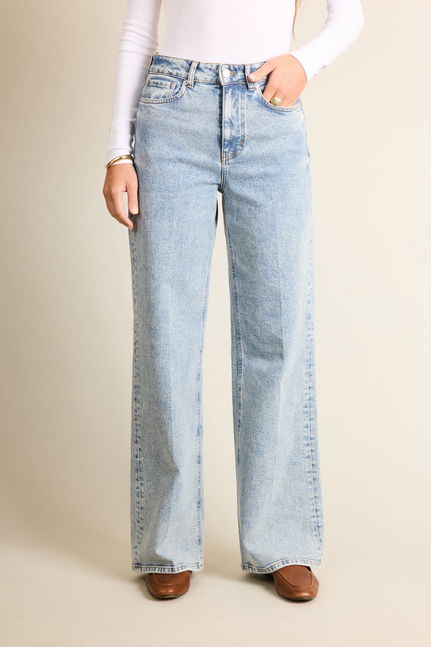 Bleached wideleg jeans