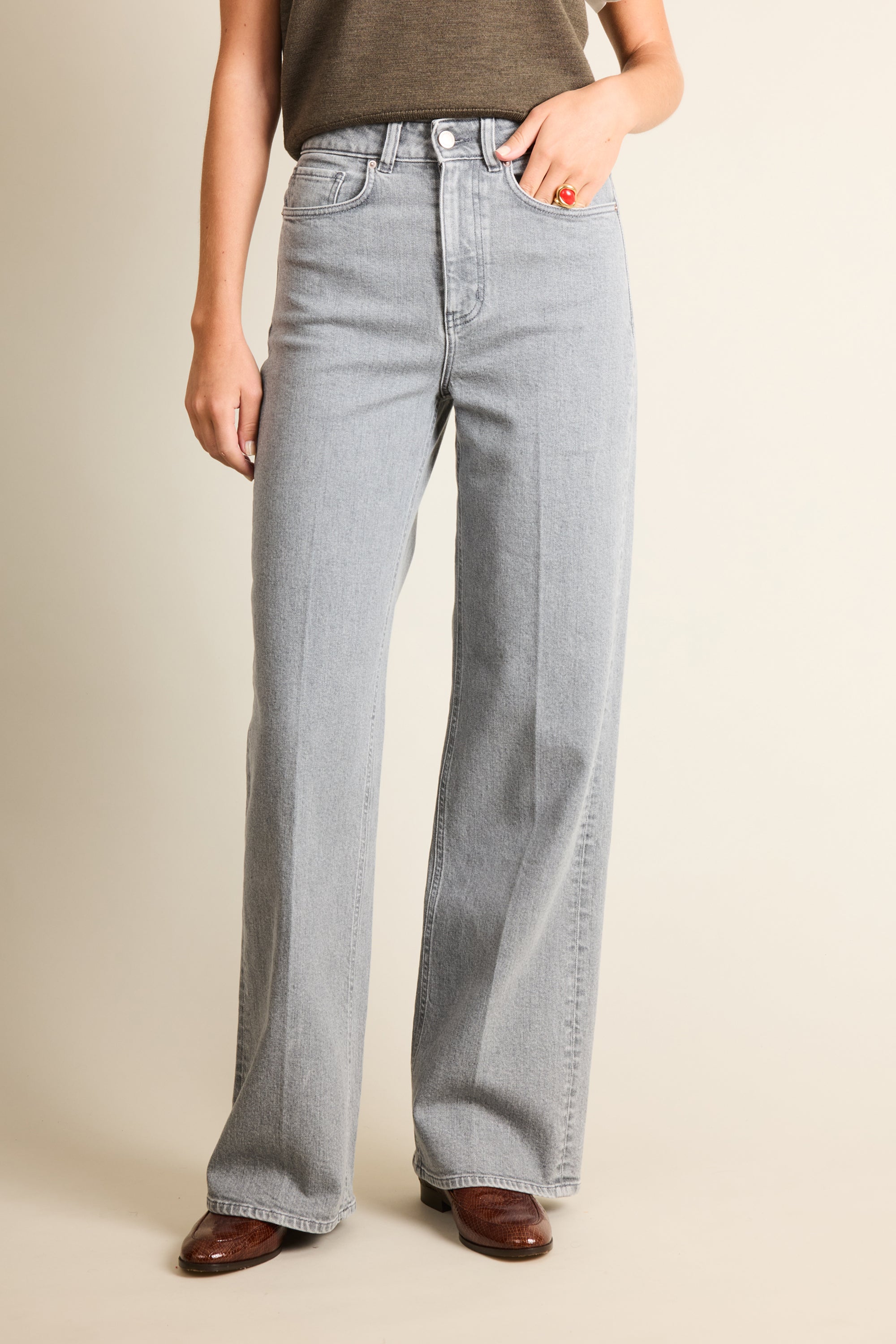 Grey wide-leg jeans