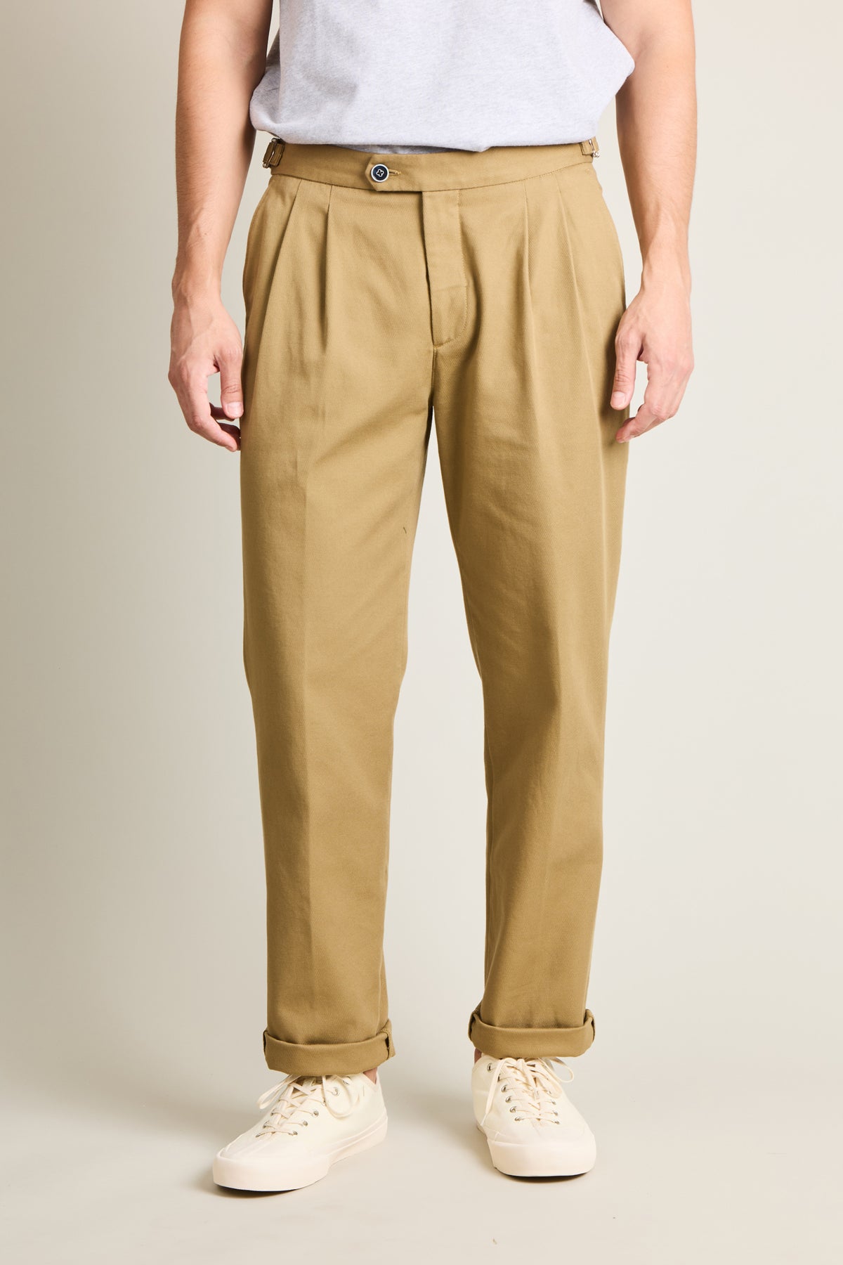 Chino droit double pinces beige foncé