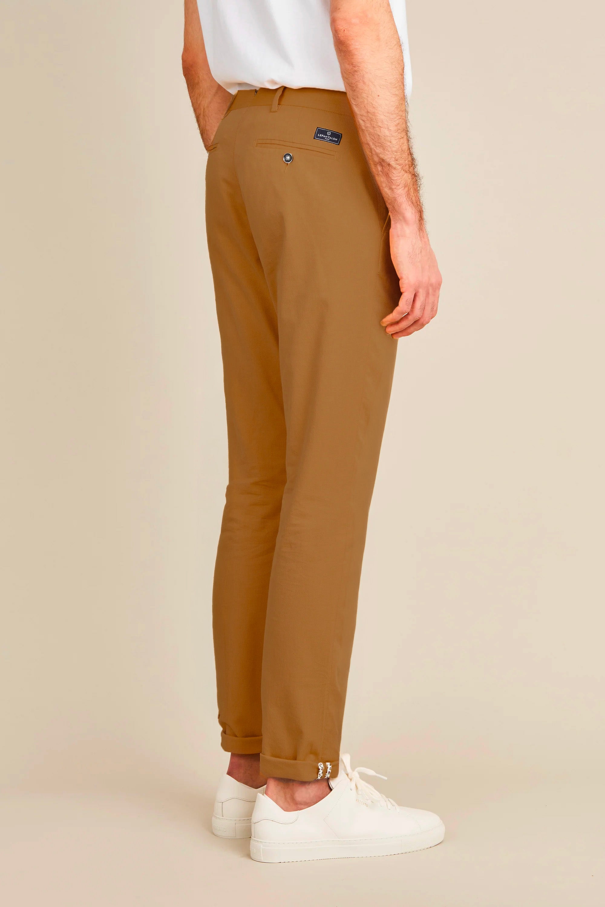 Cognac airy chinos