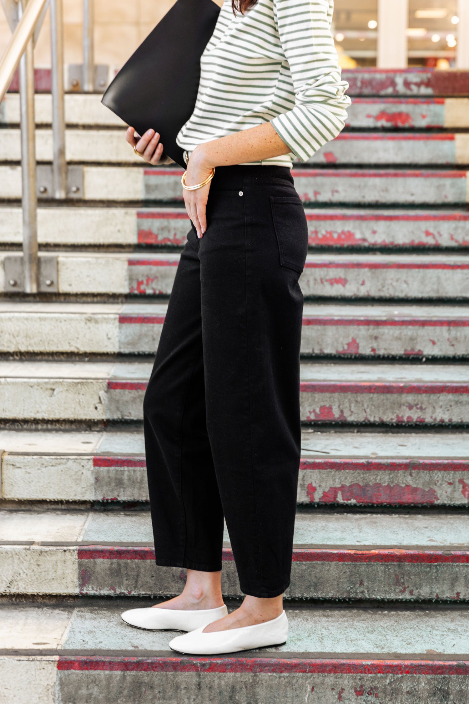 Black balloon jeans